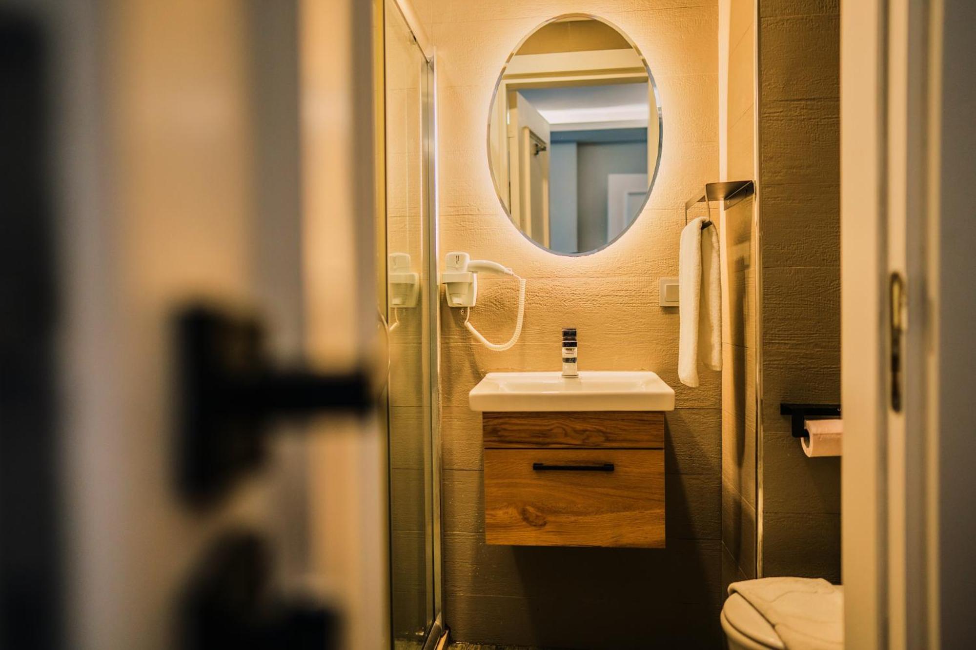 Taksim Santa Lucia Hotel Истанбул Екстериор снимка
