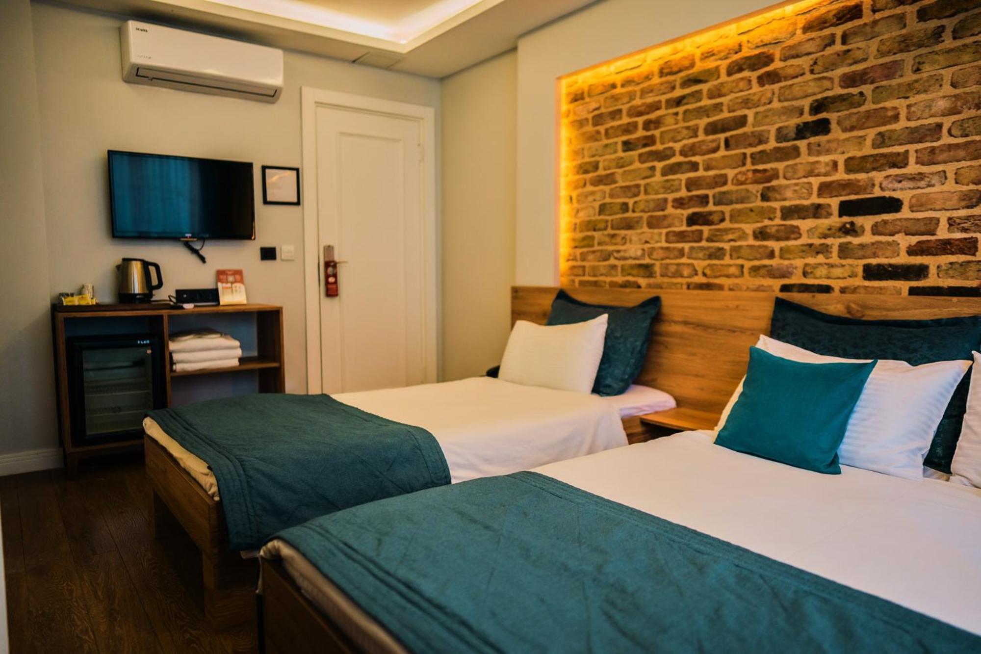 Taksim Santa Lucia Hotel Истанбул Екстериор снимка