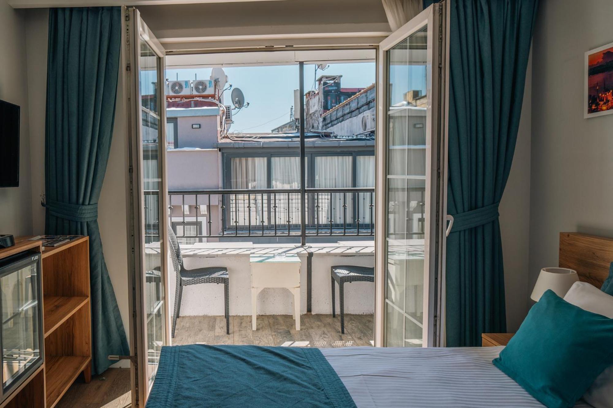 Taksim Santa Lucia Hotel Истанбул Екстериор снимка