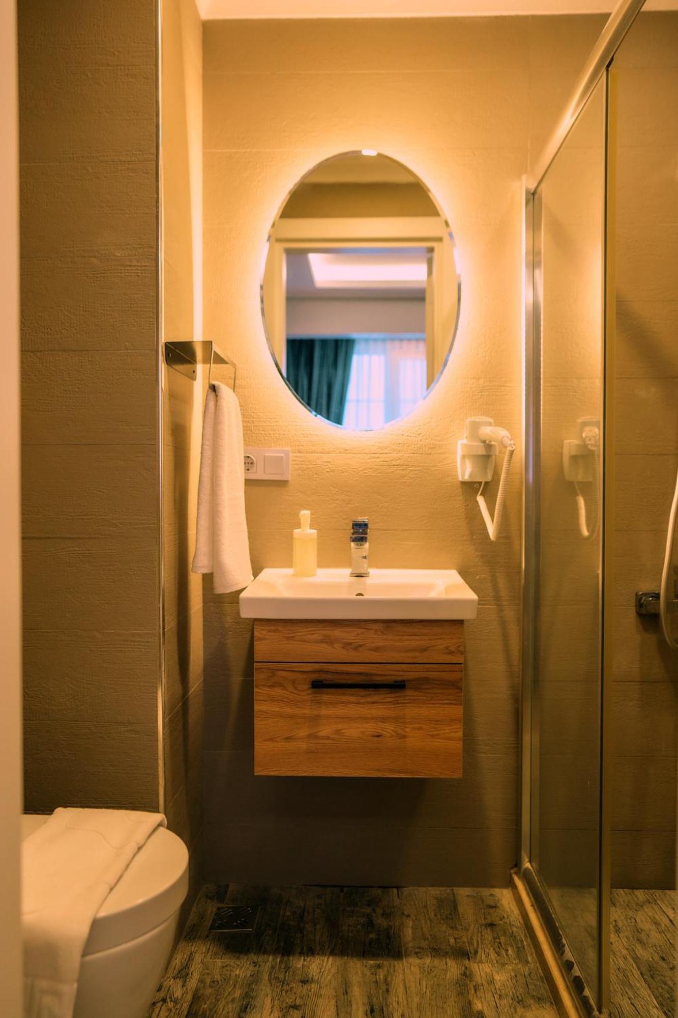Taksim Santa Lucia Hotel Истанбул Екстериор снимка