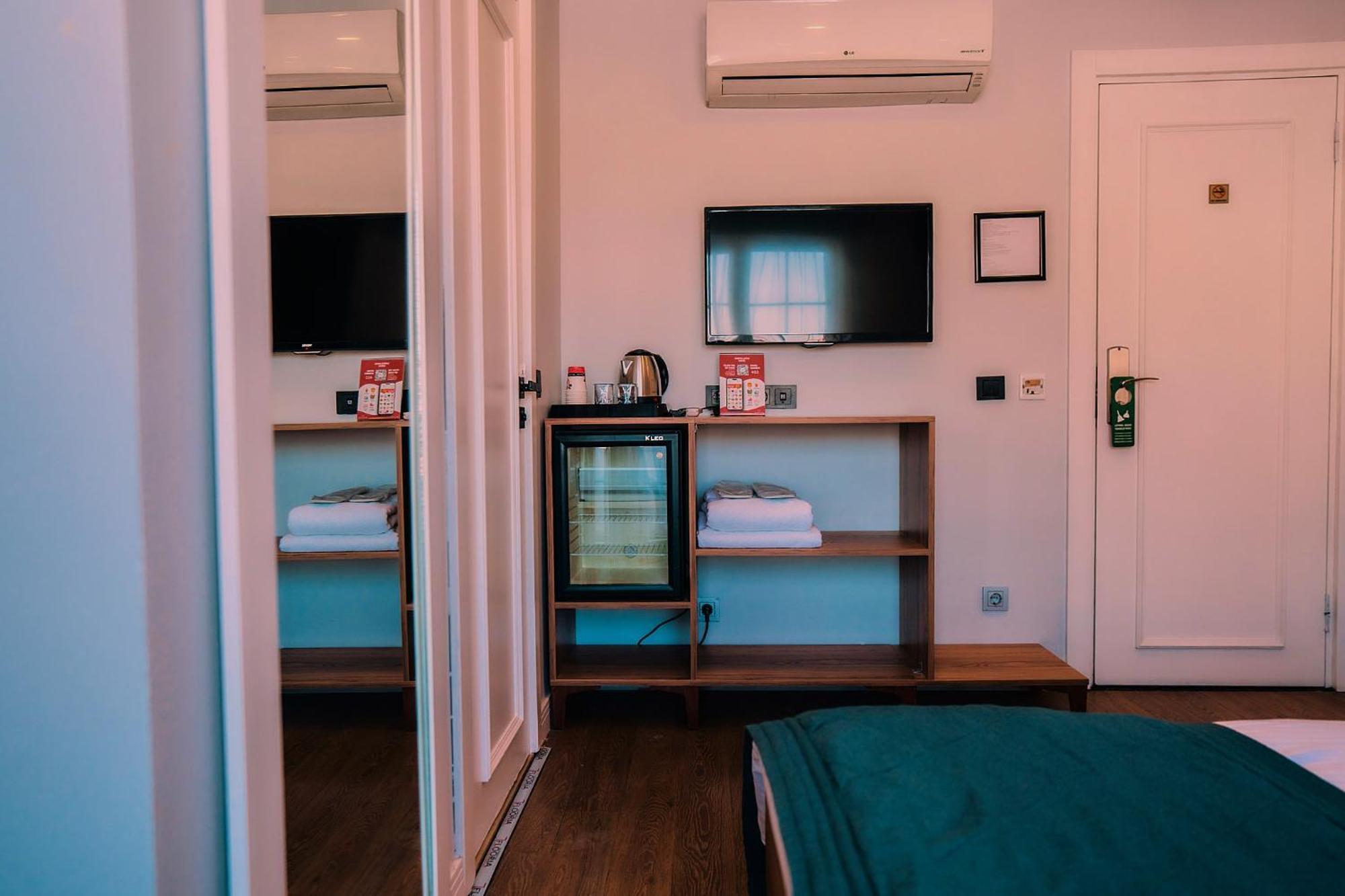 Taksim Santa Lucia Hotel Истанбул Екстериор снимка