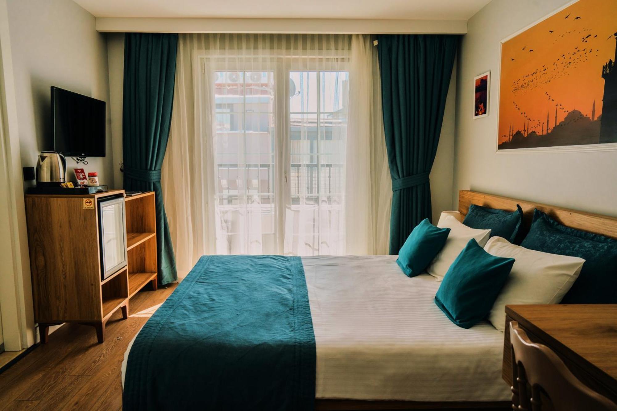 Taksim Santa Lucia Hotel Истанбул Екстериор снимка
